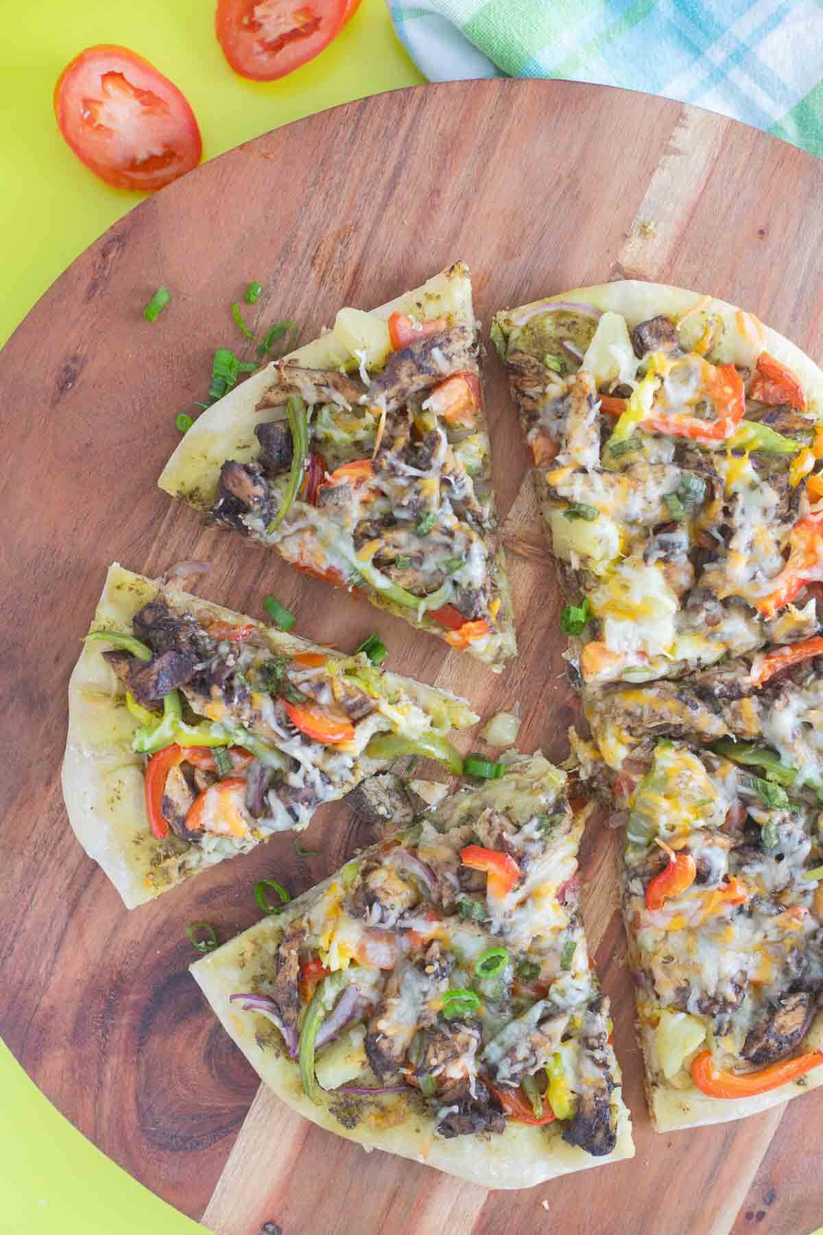 Jerk chicken pizza