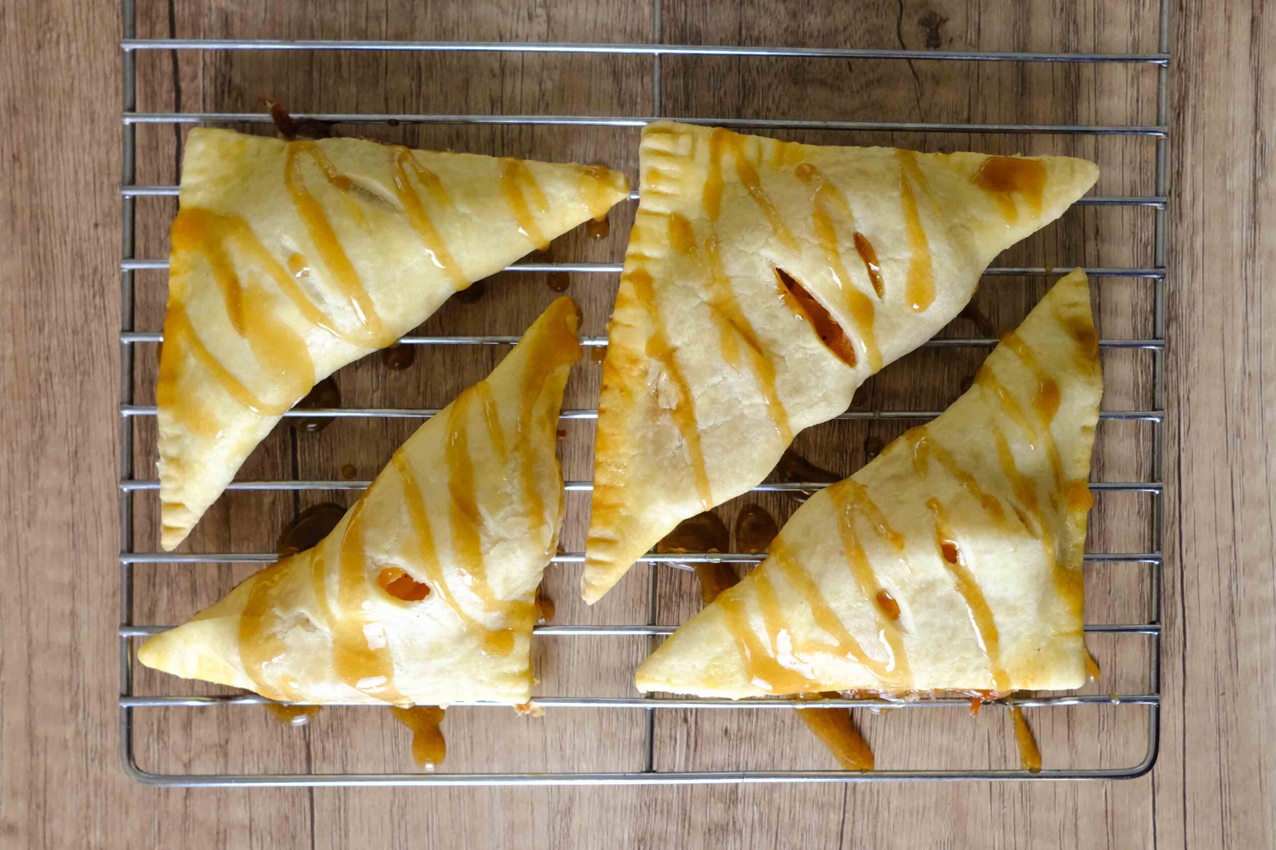 apple turnover recipe using pie crust​, easy fall recipe
