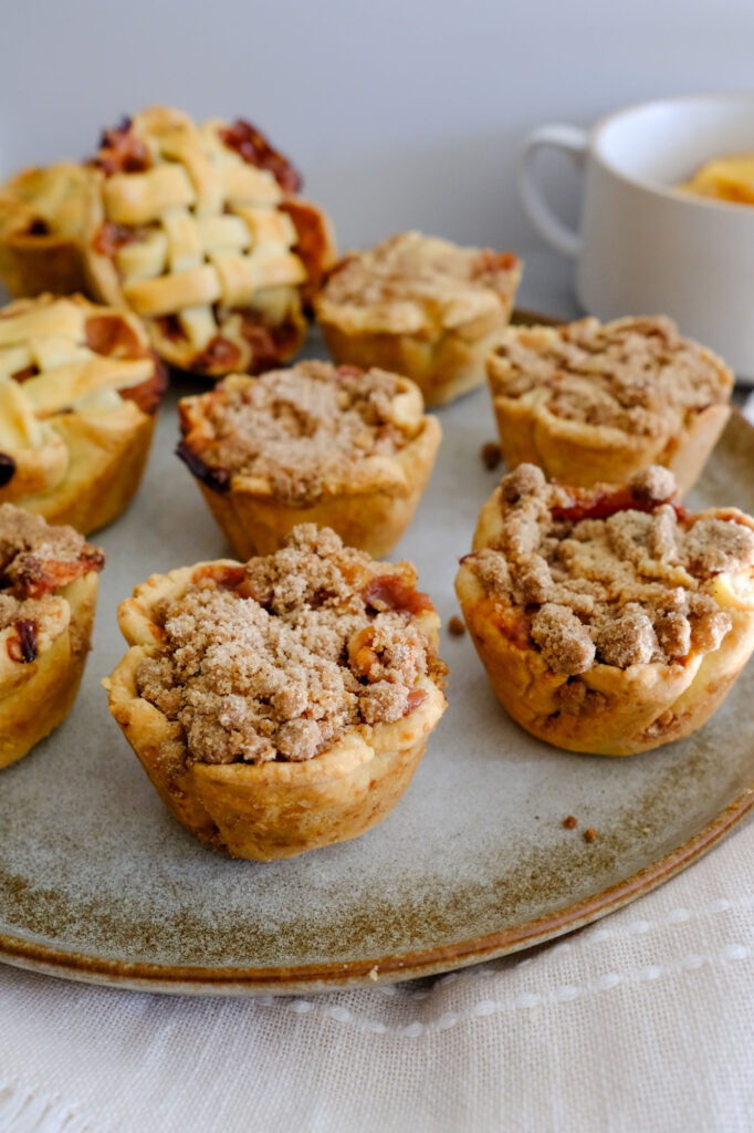 mini dutch apple pies