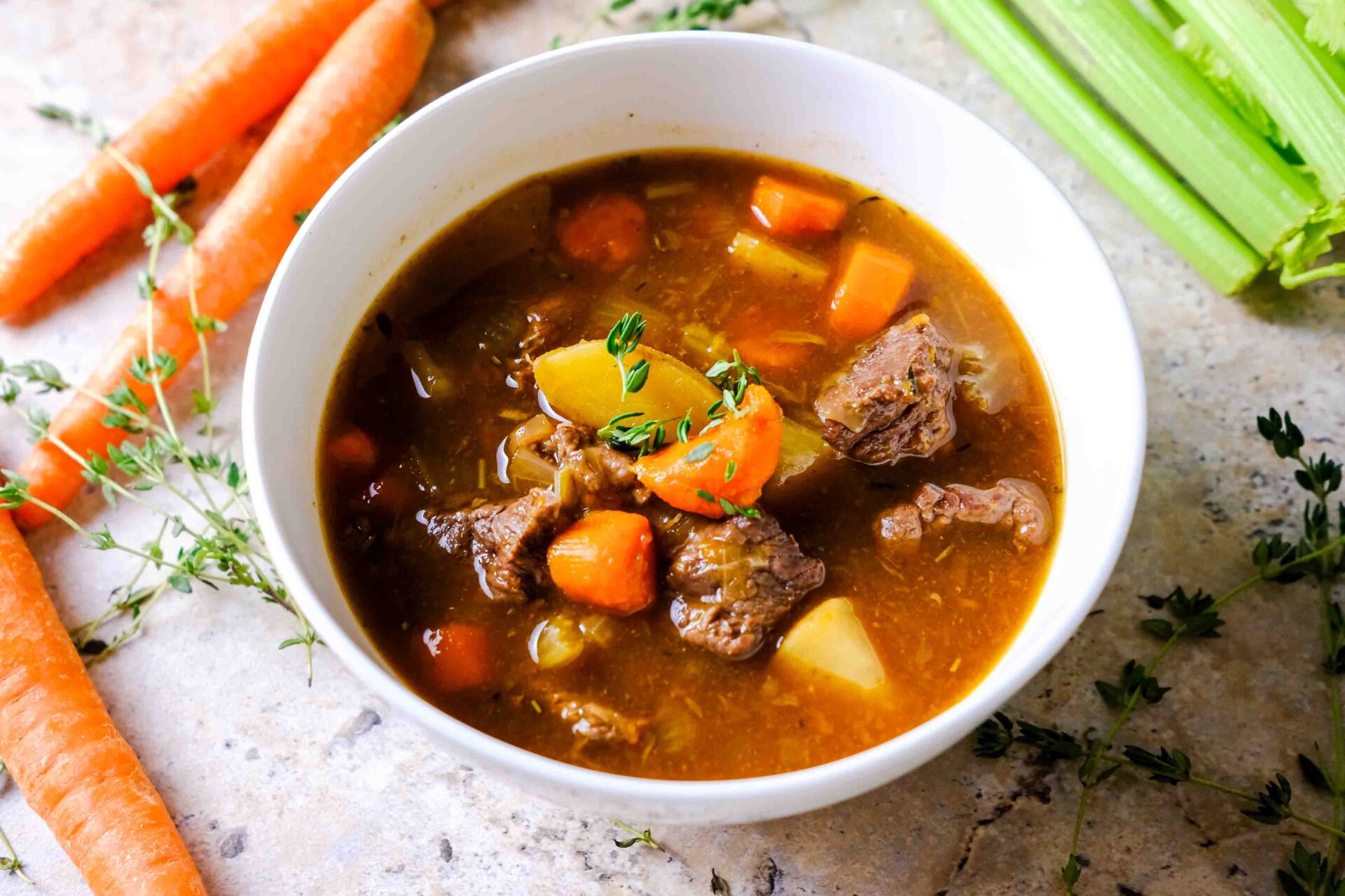 beef stew in the slow cooker with potatoes​