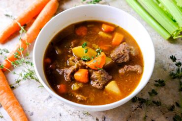 beef stew in the slow cooker with potatoes​